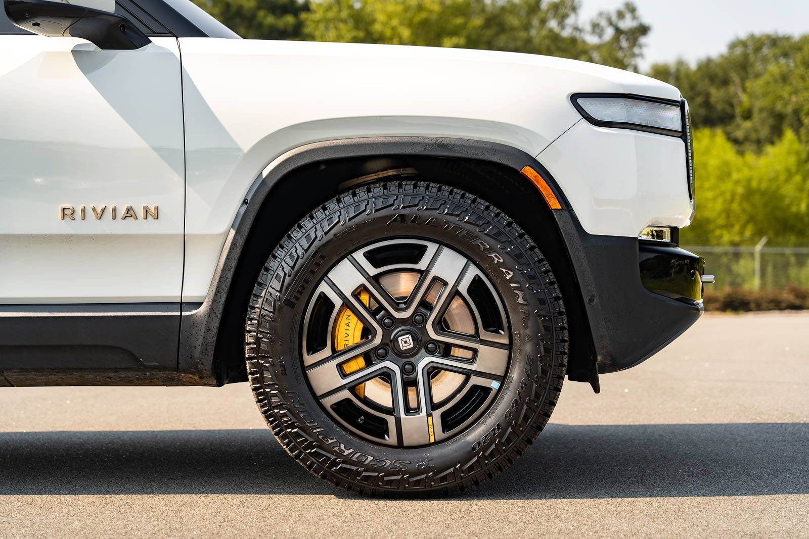Used 2023 Rivian R1S Adventure AWD/4WD image 10