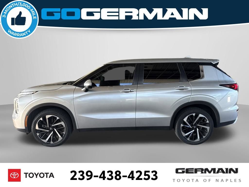Used 2022 Mitsubishi Outlander SE FWD image 3