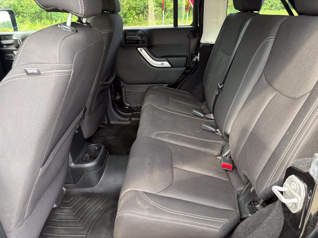 Used 2017 Jeep Wrangler Unlimited Sahara AWD/4WD image 40
