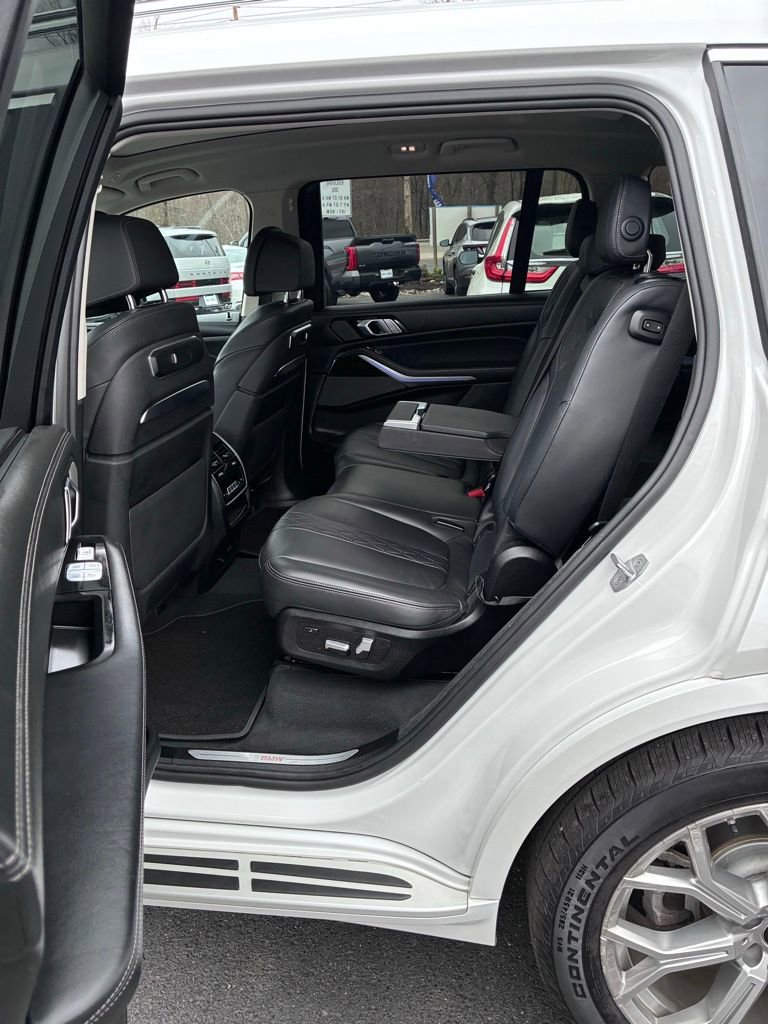 Used 2024 BMW X7 xDrive40i w/ Premium Package AWD/4WD image 35