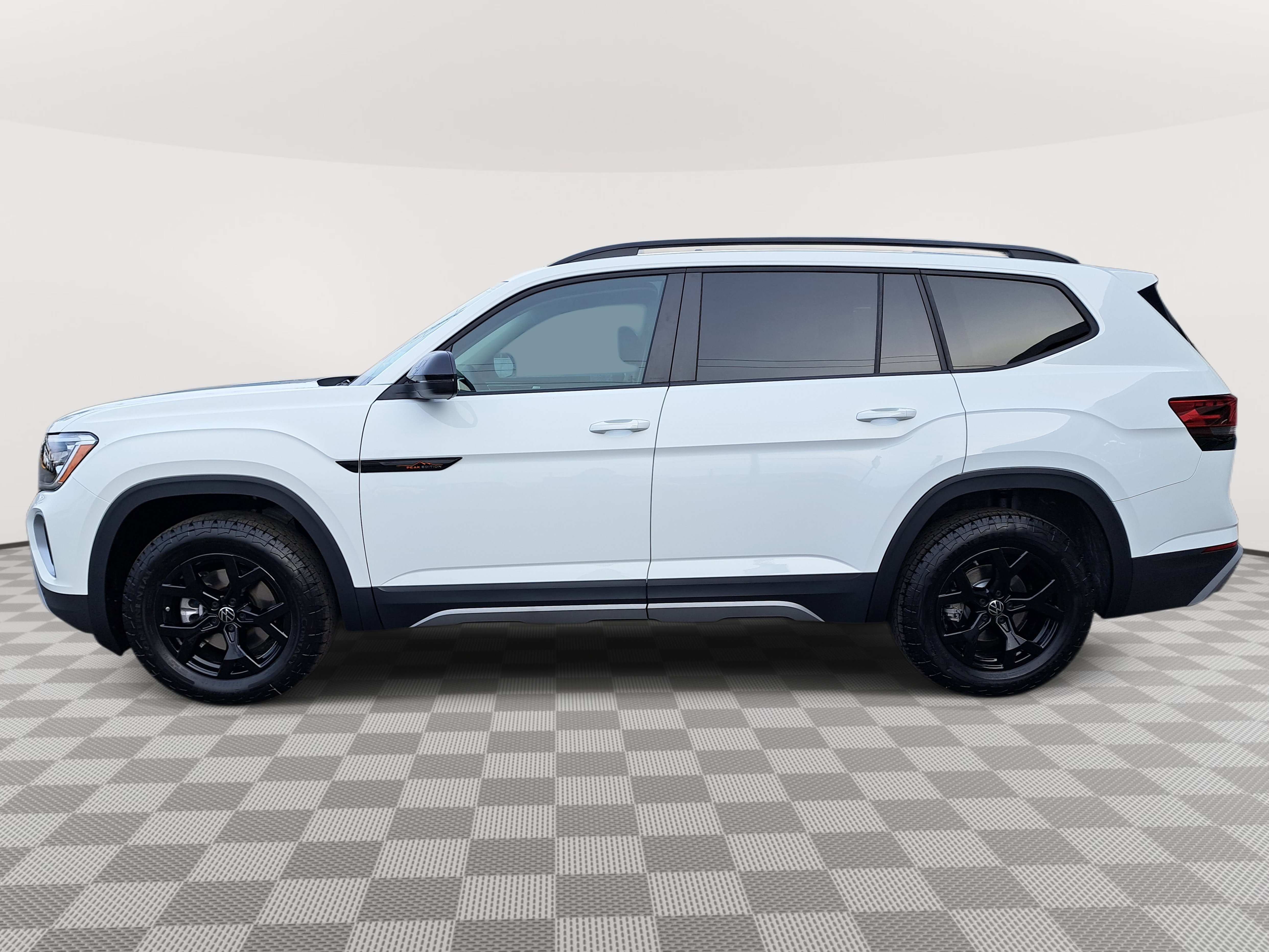 New 2025 Volkswagen Atlas Peak Edition SE image 9