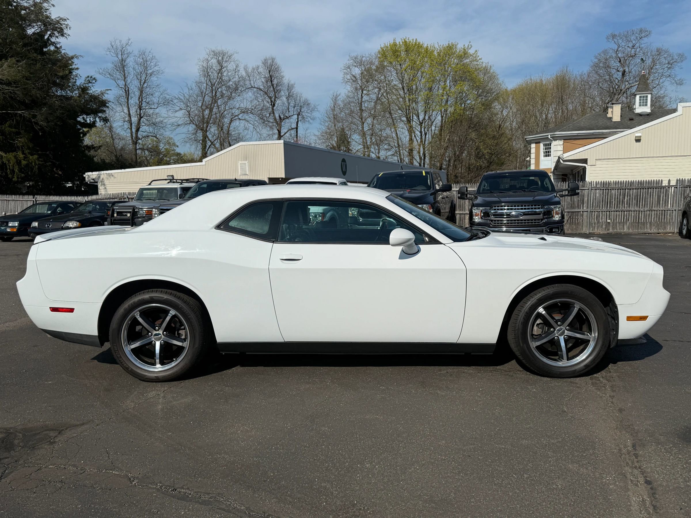 Used 2011 Dodge Challenger image 8
