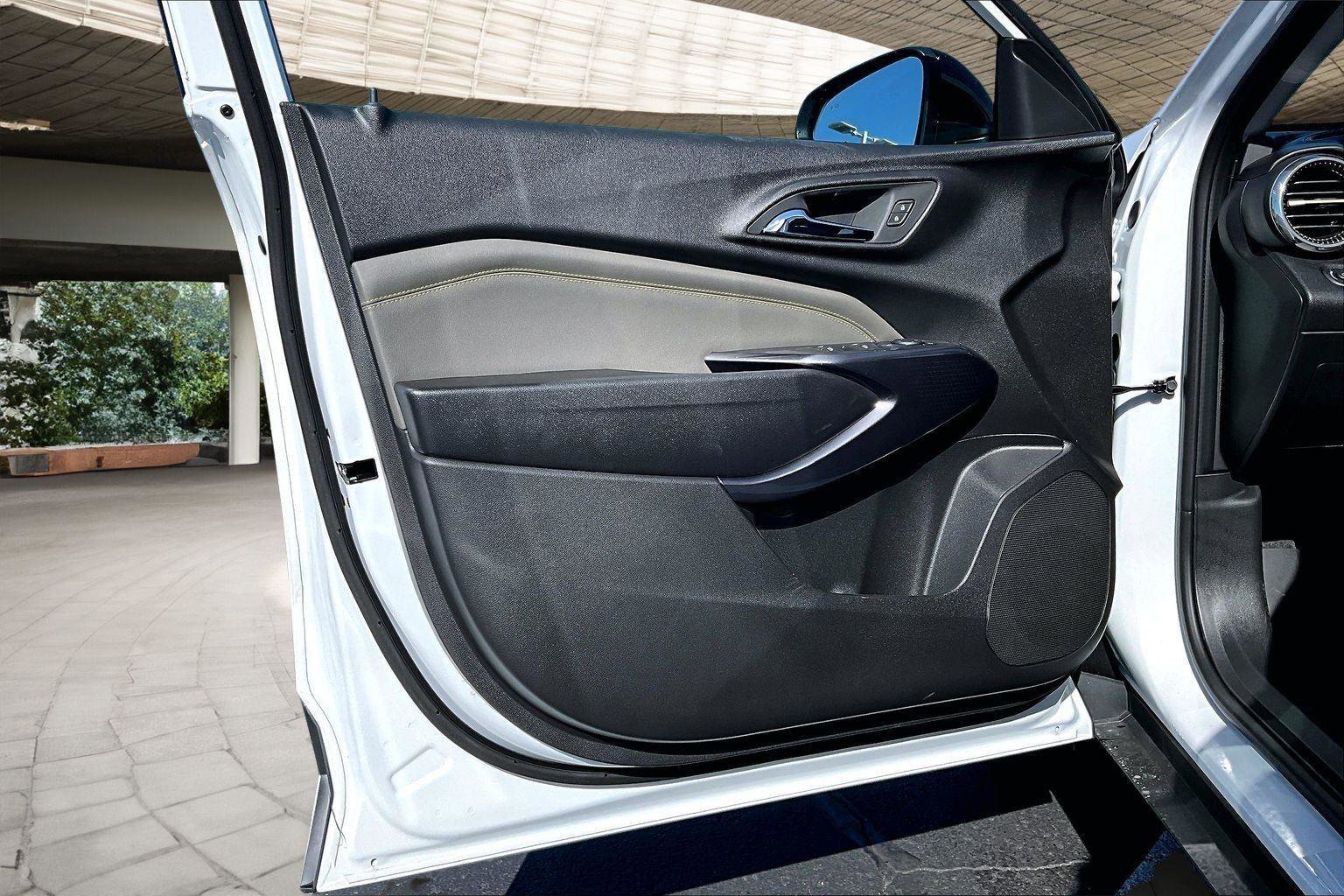 New 2026 Chevrolet Trax ACTIV w/ Sunroof Package image 9