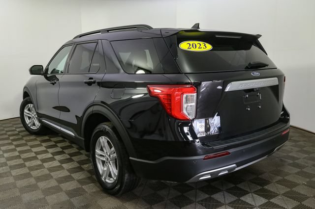 Used 2023 Ford Explorer XLT w/ Equipment Group 202A AWD/4WD image 7