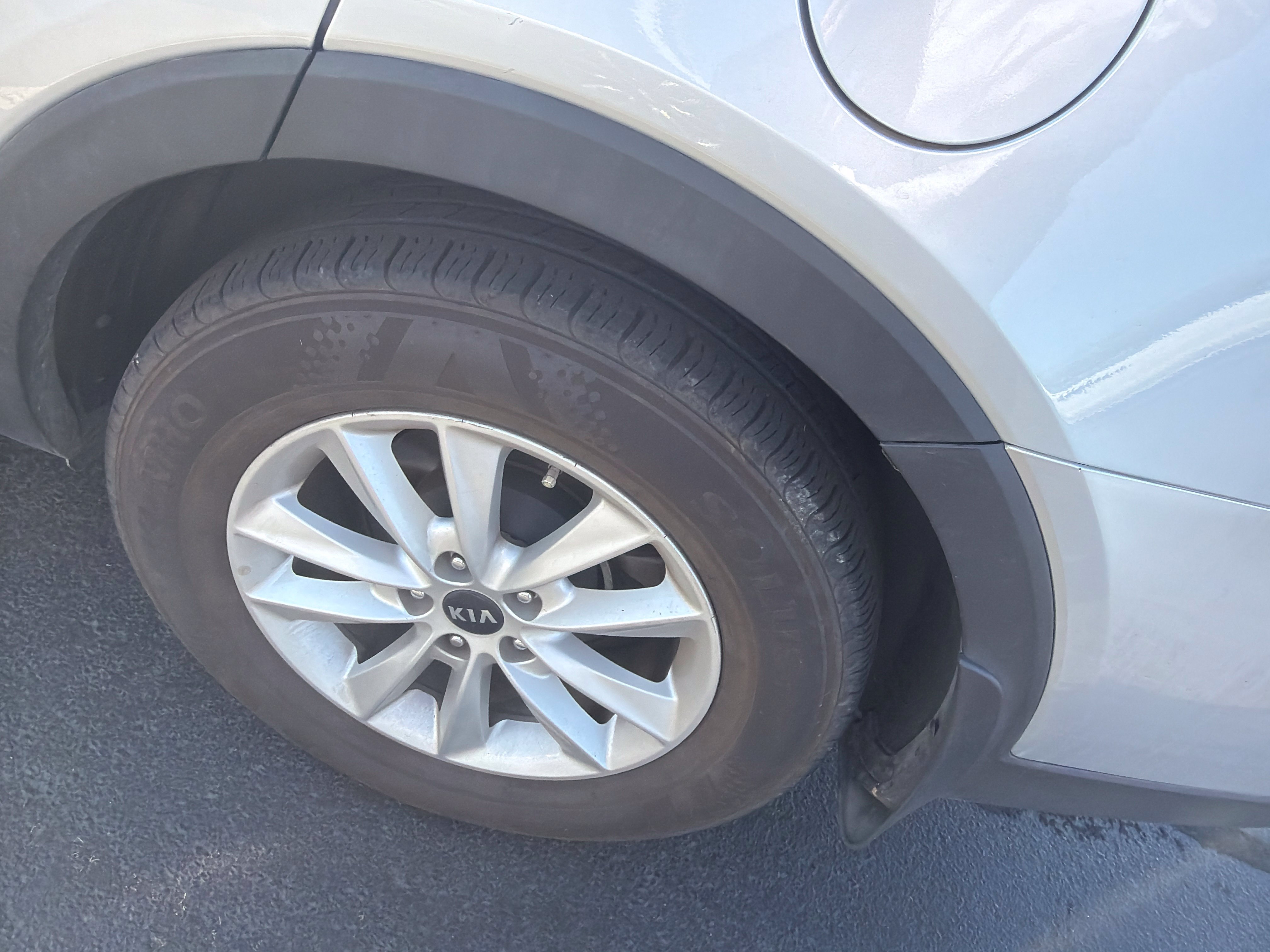 Used 2019 Kia Sorento L FWD image 9
