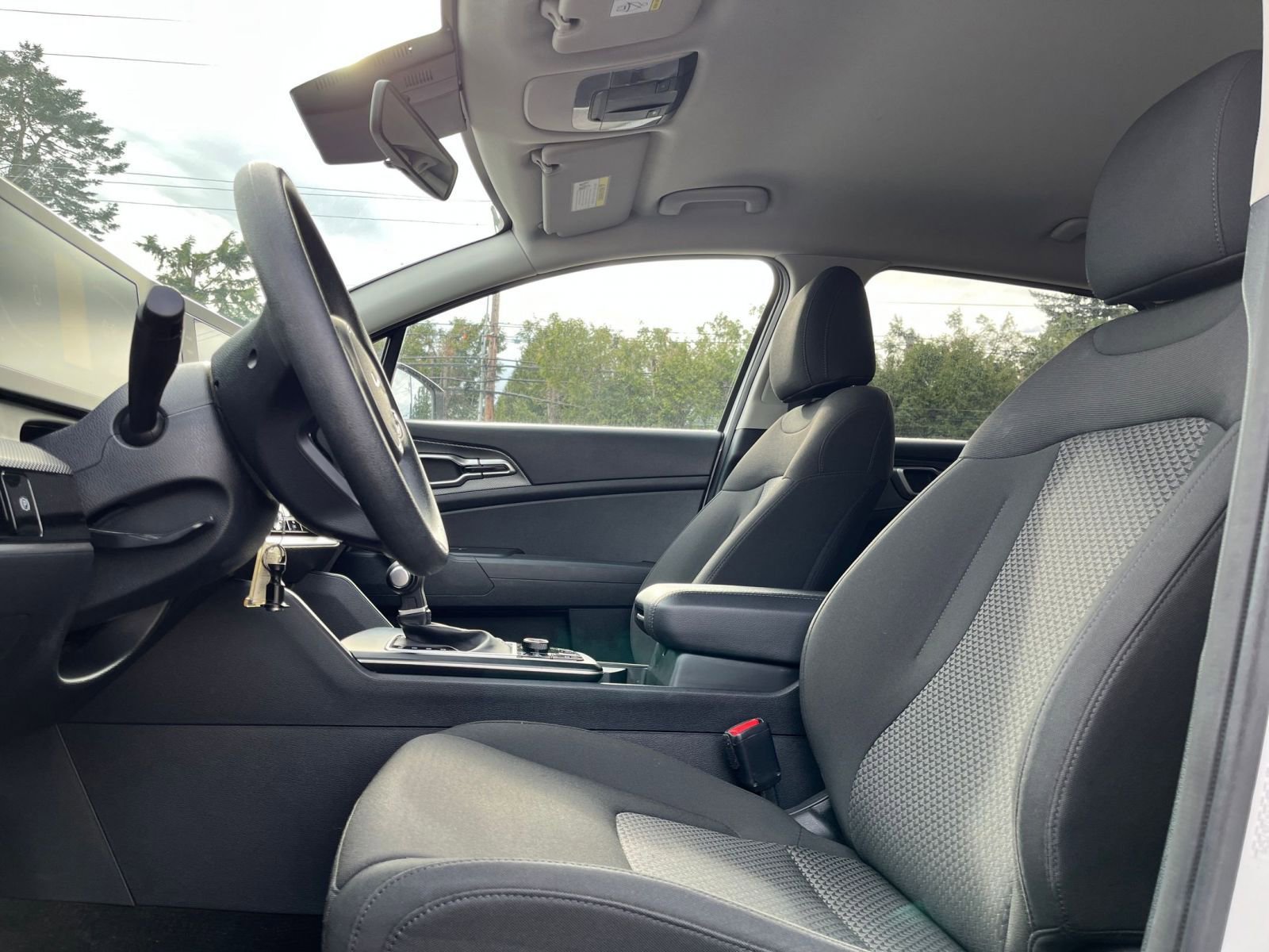 Used 2024 Kia Sportage LX image 25