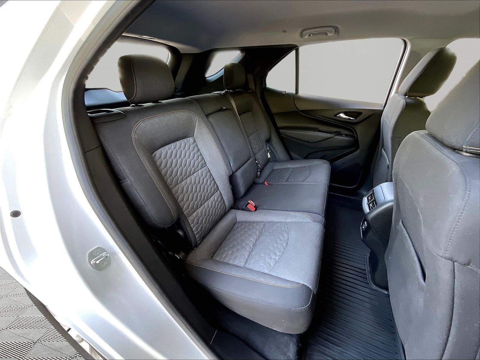 Used 2020 Chevrolet Equinox LT w/ Driver Convenience Package FWD image 24