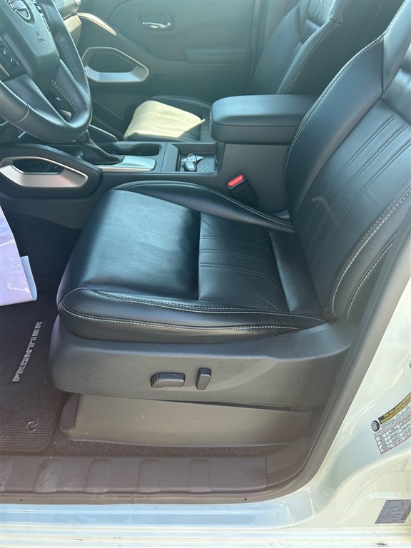 Used 2024 Nissan Frontier SL RWD image 7