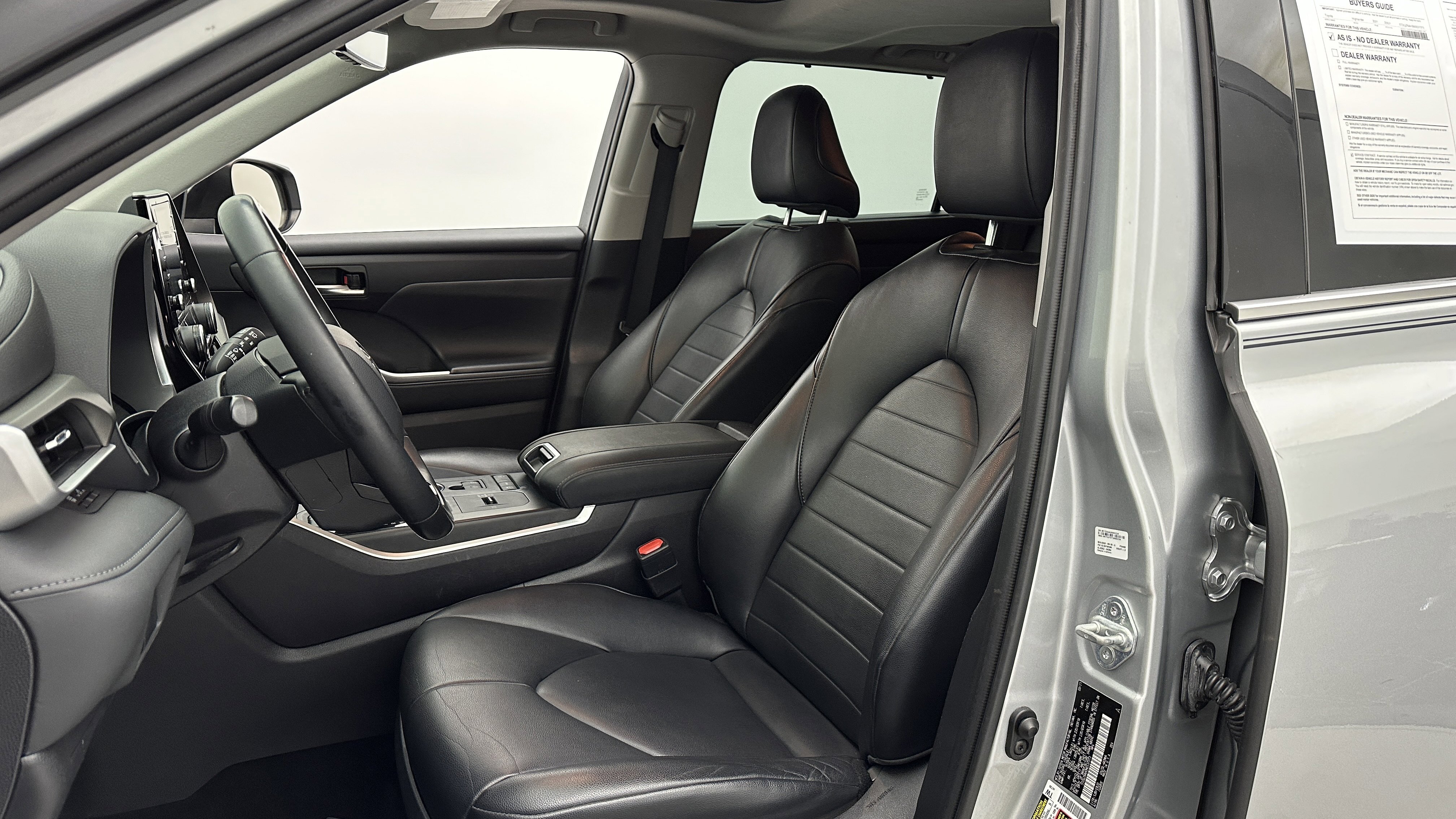 Used 2021 Toyota Highlander XLE image 15