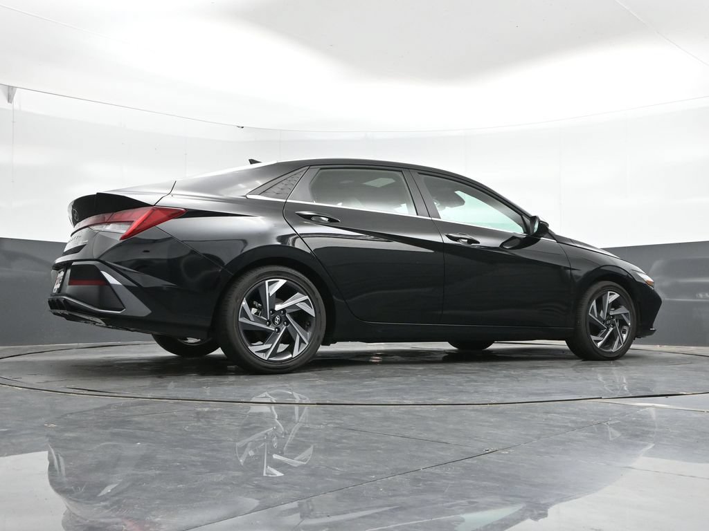 Certified 2026 Hyundai Elantra Limited w/ Cargo Package FWD image 42
