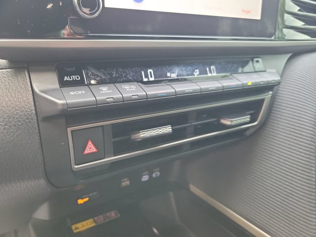 Used 2025 Toyota Camry SE FWD image 29