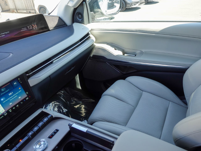 Used 2025 Lincoln Navigator Reserve AWD/4WD image 20