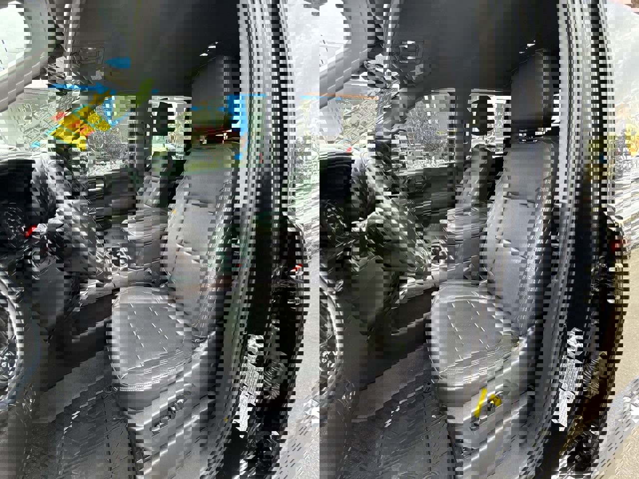 Used 2020 Chevrolet Silverado 2500 LTZ w/ LTZ Premium Package image 18