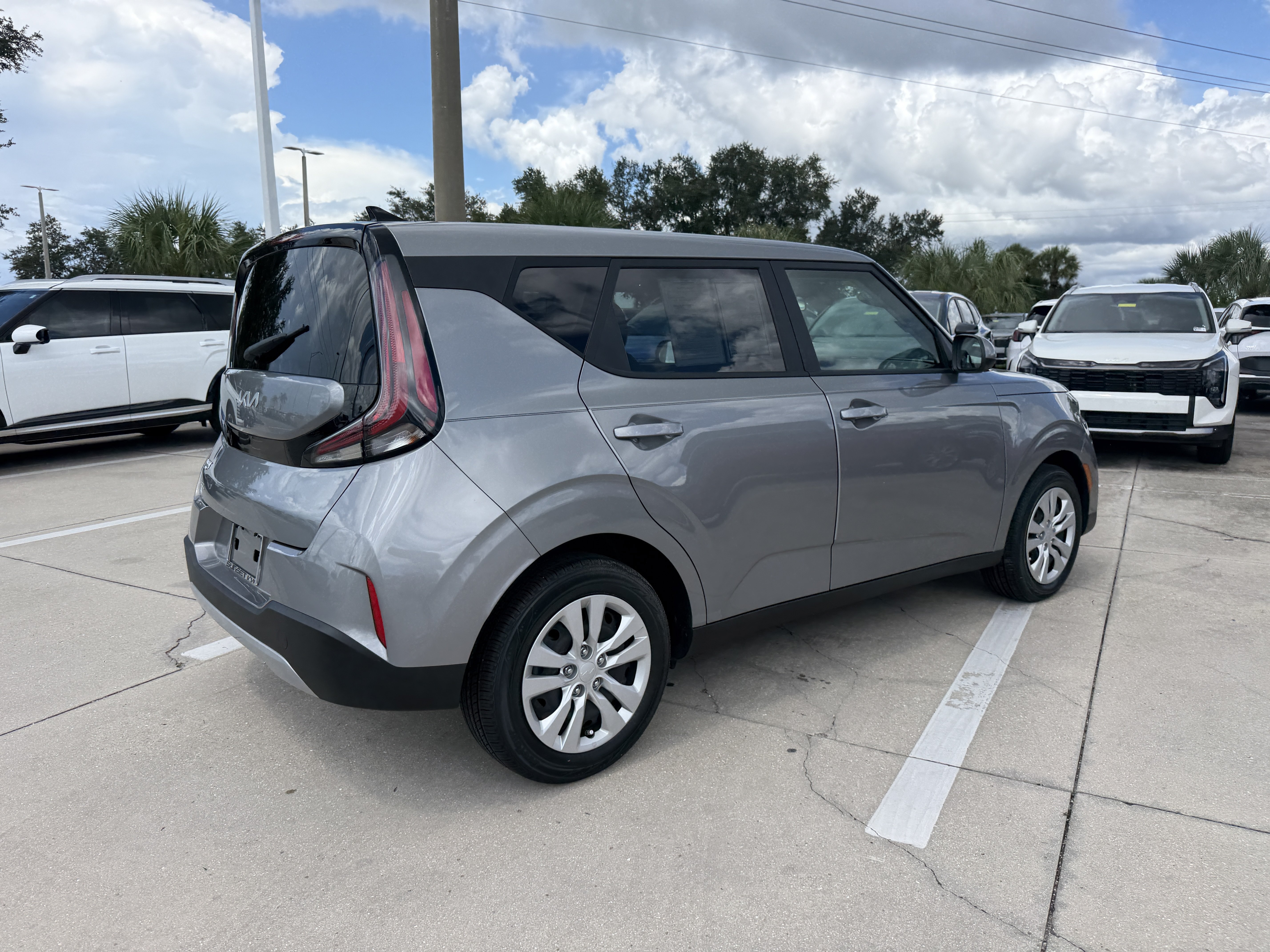 Certified 2023 Kia Soul LX FWD image 4