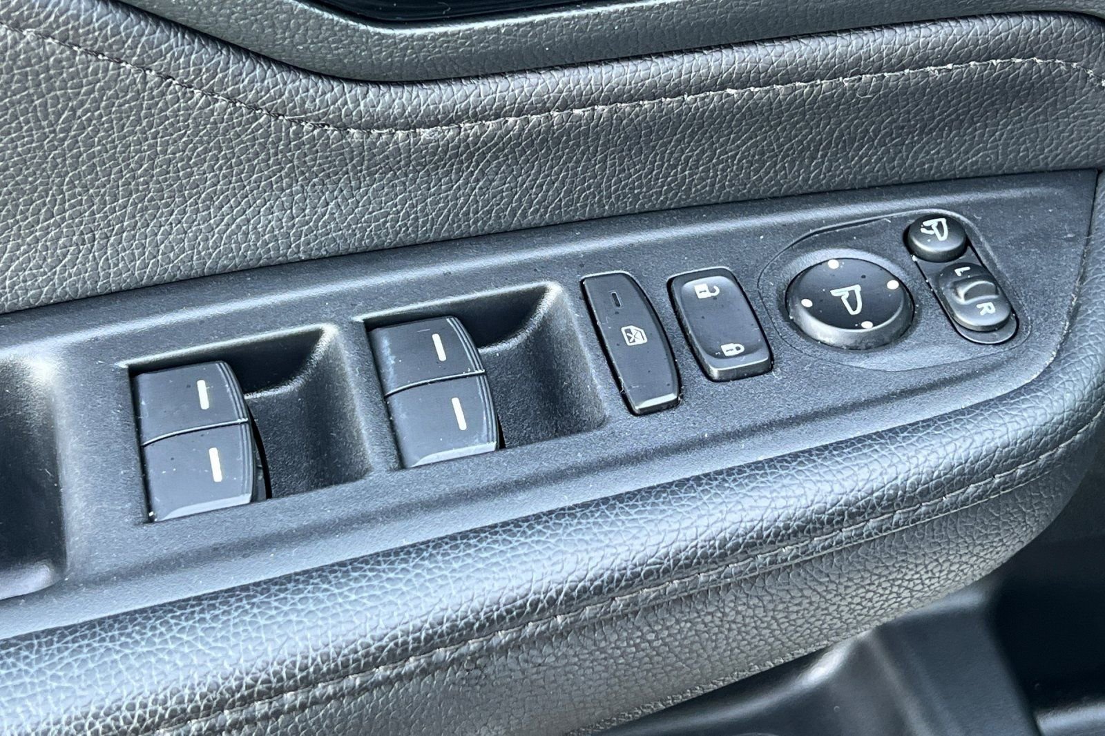Used 2023 Honda Odyssey Elite image 11