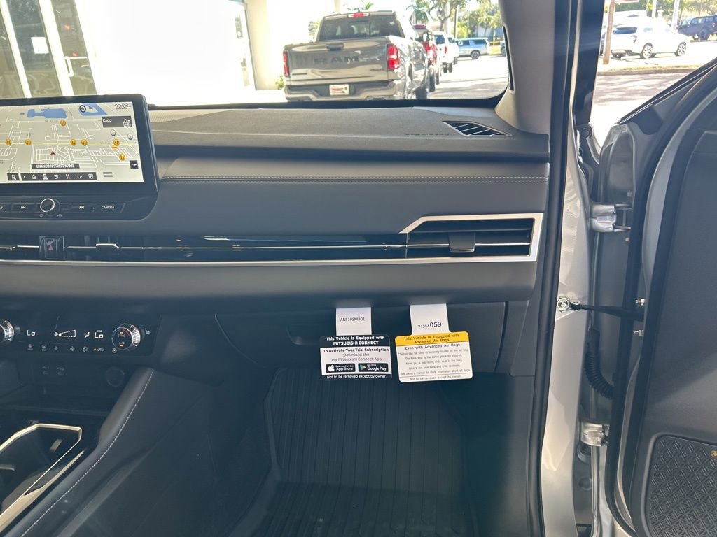 New 2026 Mitsubishi Outlander SE image 23