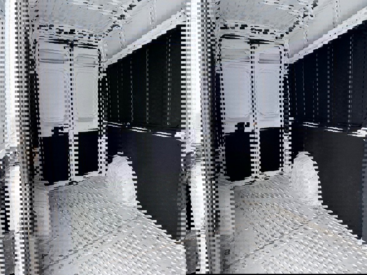 Used 2025 RAM ProMaster 2500 w/ Convenience Group image 18