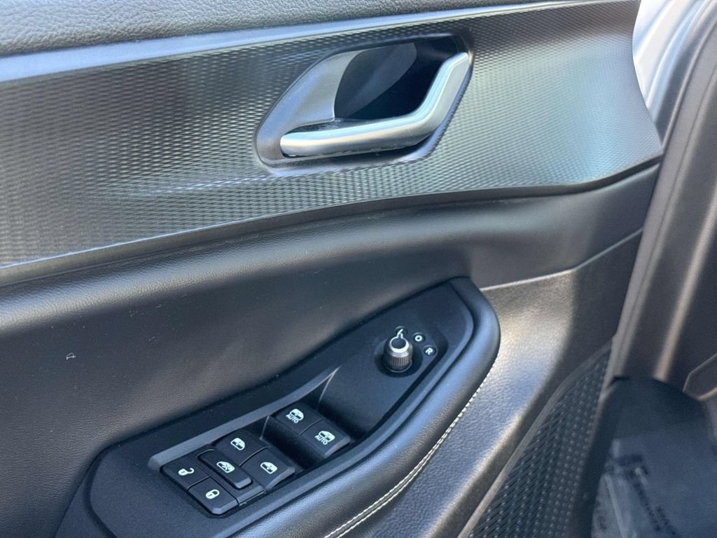 Used 2023 Jeep Grand Cherokee L Laredo AWD/4WD image 14