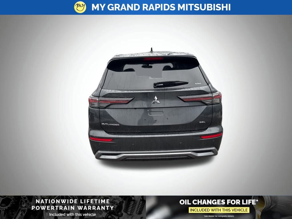 New 2026 Mitsubishi Outlander SEL image 6