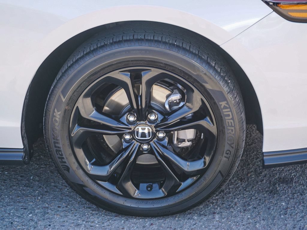 Used 2025 Honda Accord SE image 9