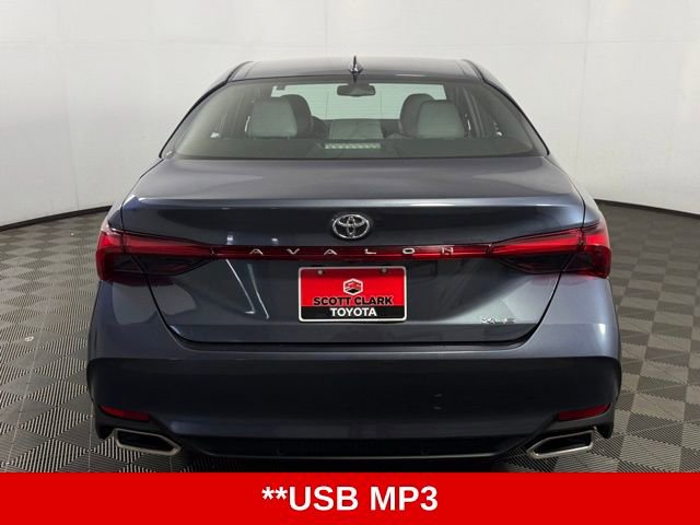 Used 2021 Toyota Avalon XLE w/ Moonroof Package image 7