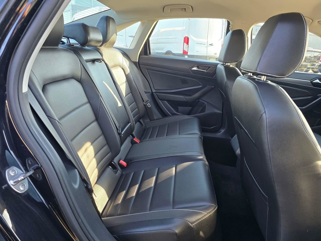 Used 2024 Volkswagen Jetta SE FWD image 15