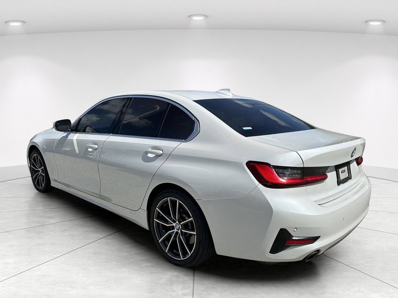 Used 2021 BMW 330i Sedan w/ Convenience Package RWD image 6
