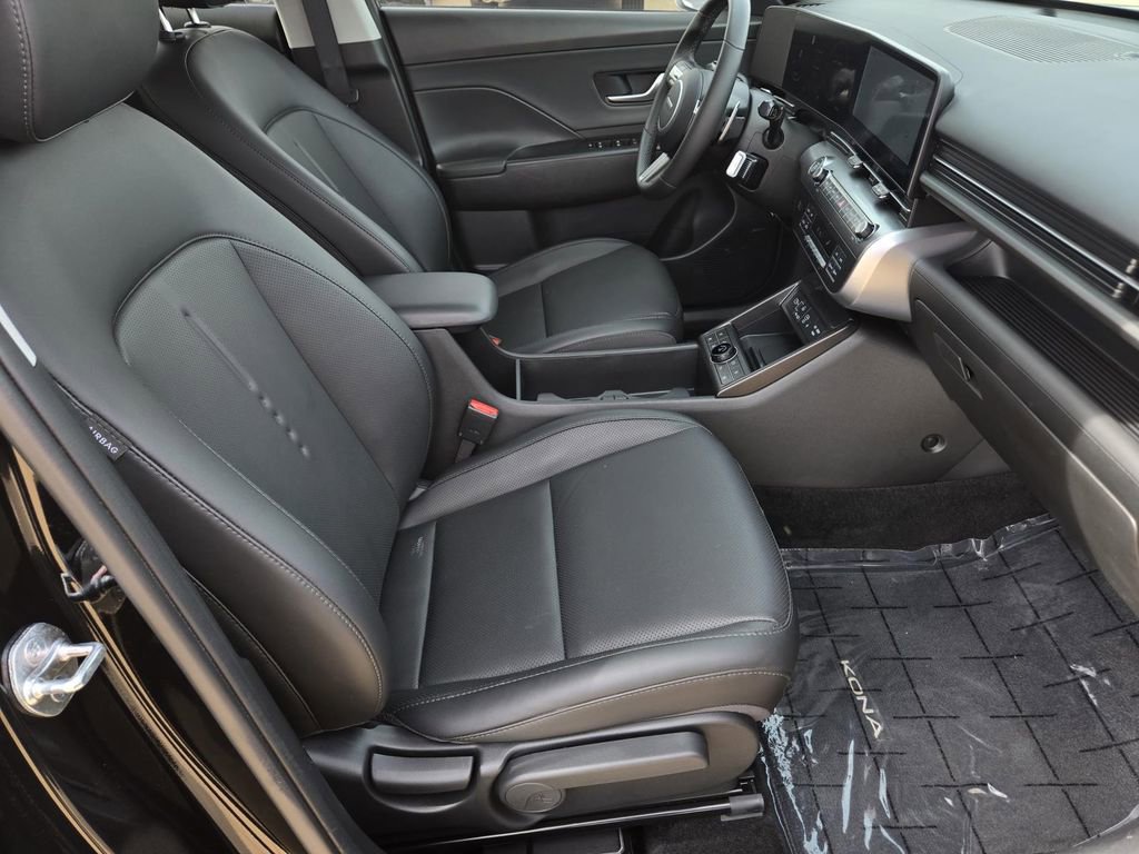 Used 2025 Hyundai Kona Limited image 29