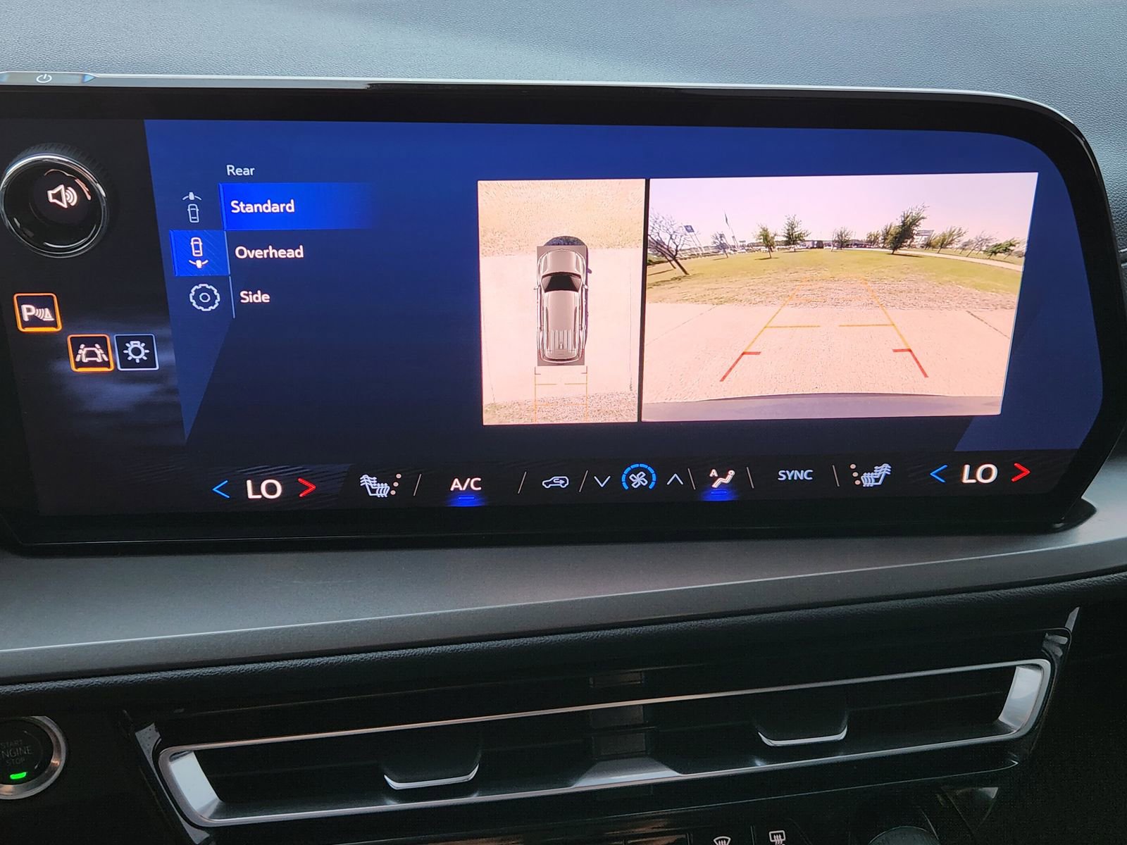 Used 2024 Chevrolet Traverse LT w/ Midnight/Sport Edition image 22