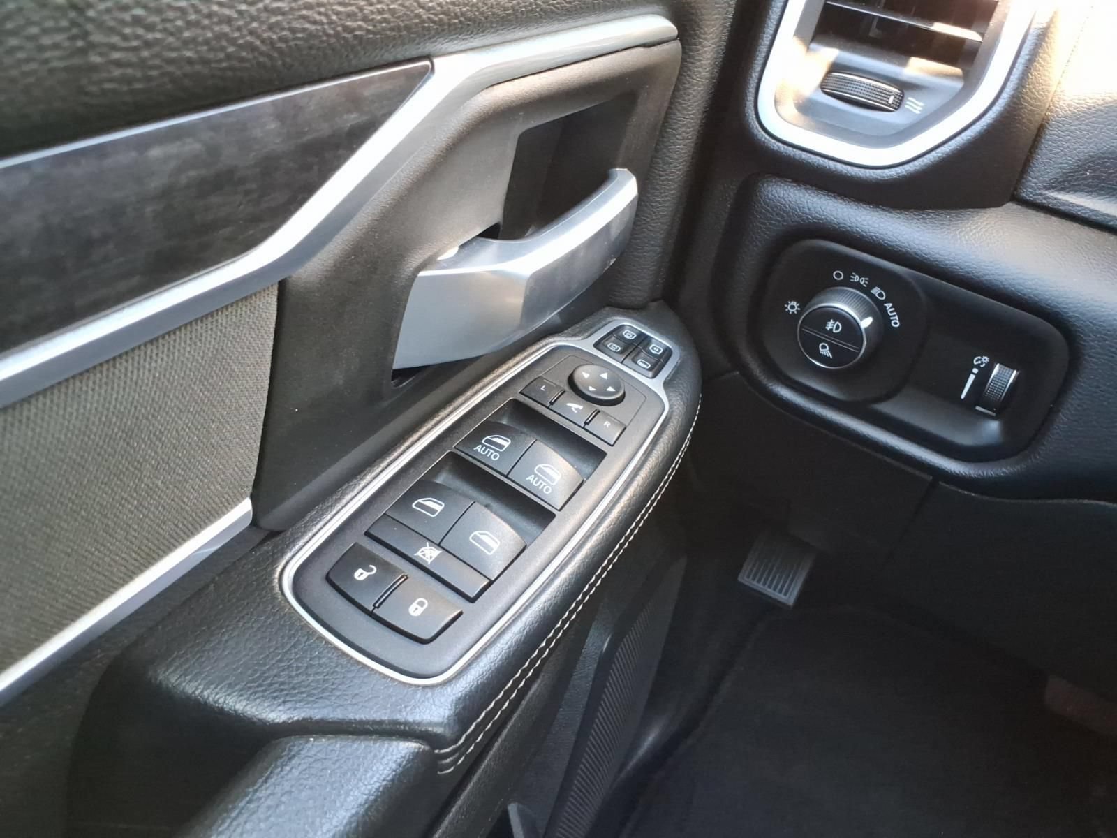 Certified 2024 RAM 3500 Big Horn AWD/4WD image 24