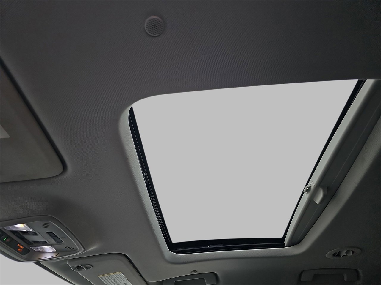 Used 2021 Chevrolet Traverse Premier w/ Redline Edition image 32