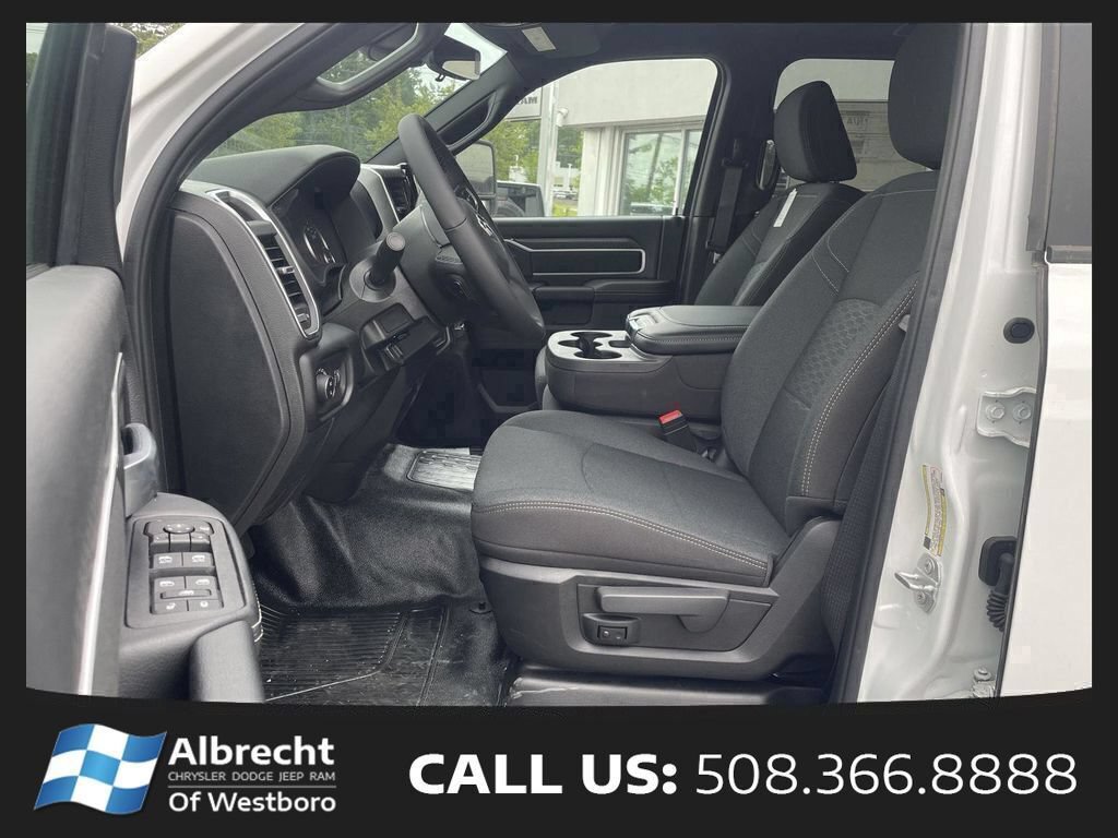 New 2026 RAM 3500 Big Horn AWD/4WD image 11
