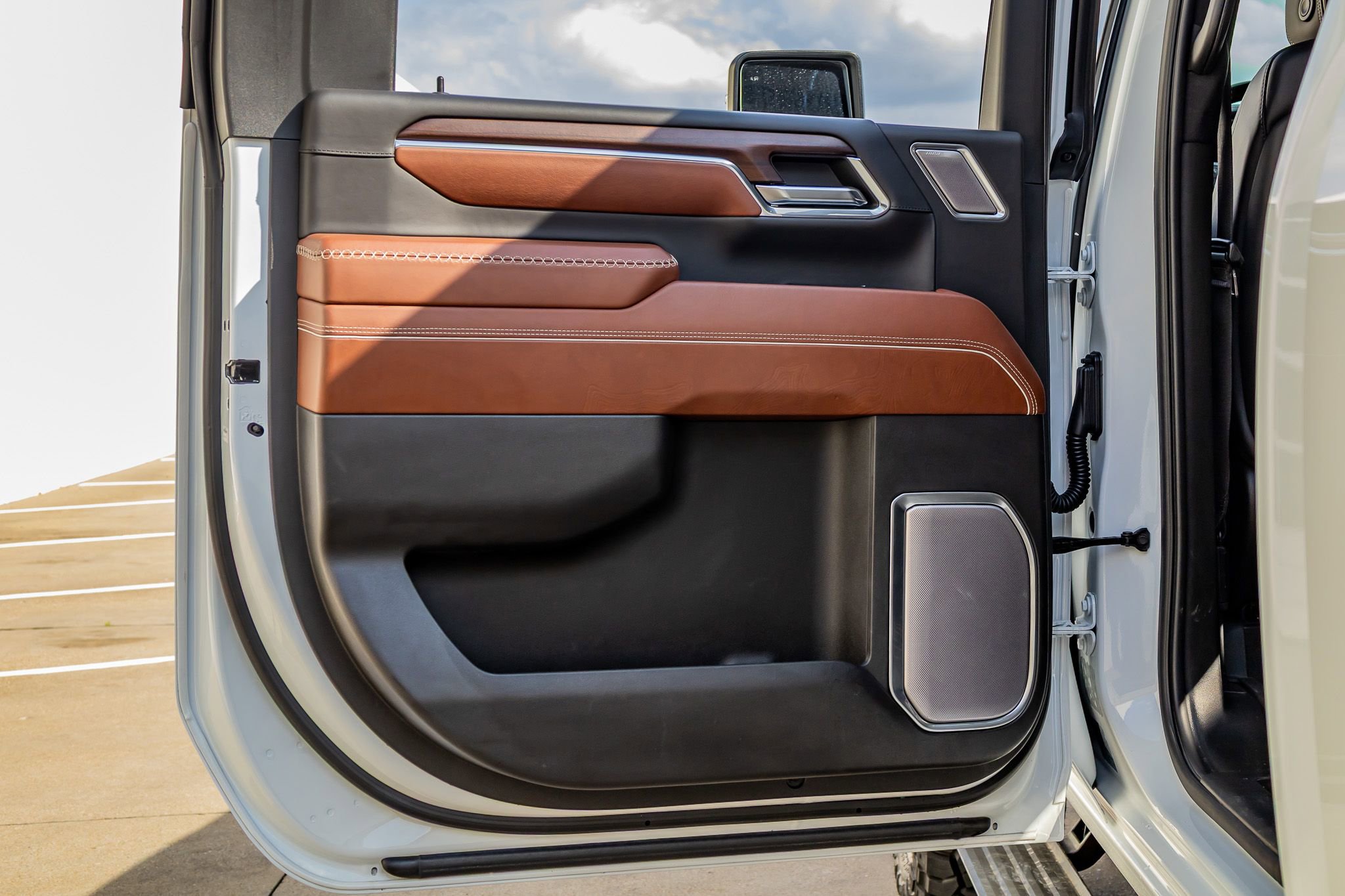 Used 2024 GMC Sierra 3500 Denali Ultimate image 38