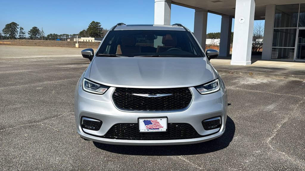 New 2026 Chrysler Pacifica Pinnacle image 3