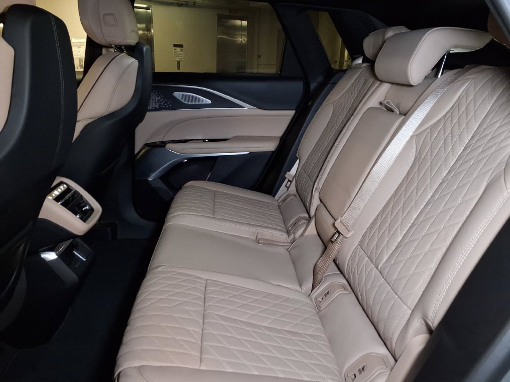 New 2026 Cadillac Lyriq Signature Sport w/ Nappa Leather Package RWD image 12