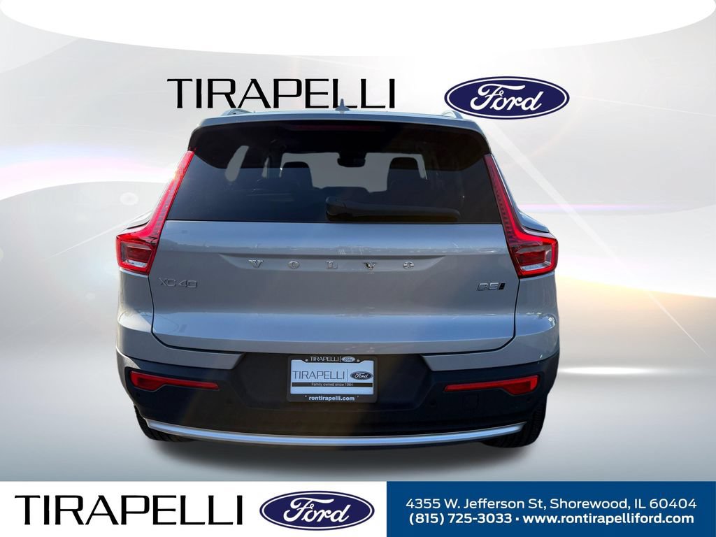 Used 2025 Volvo XC40 B5 Plus AWD/4WD image 10