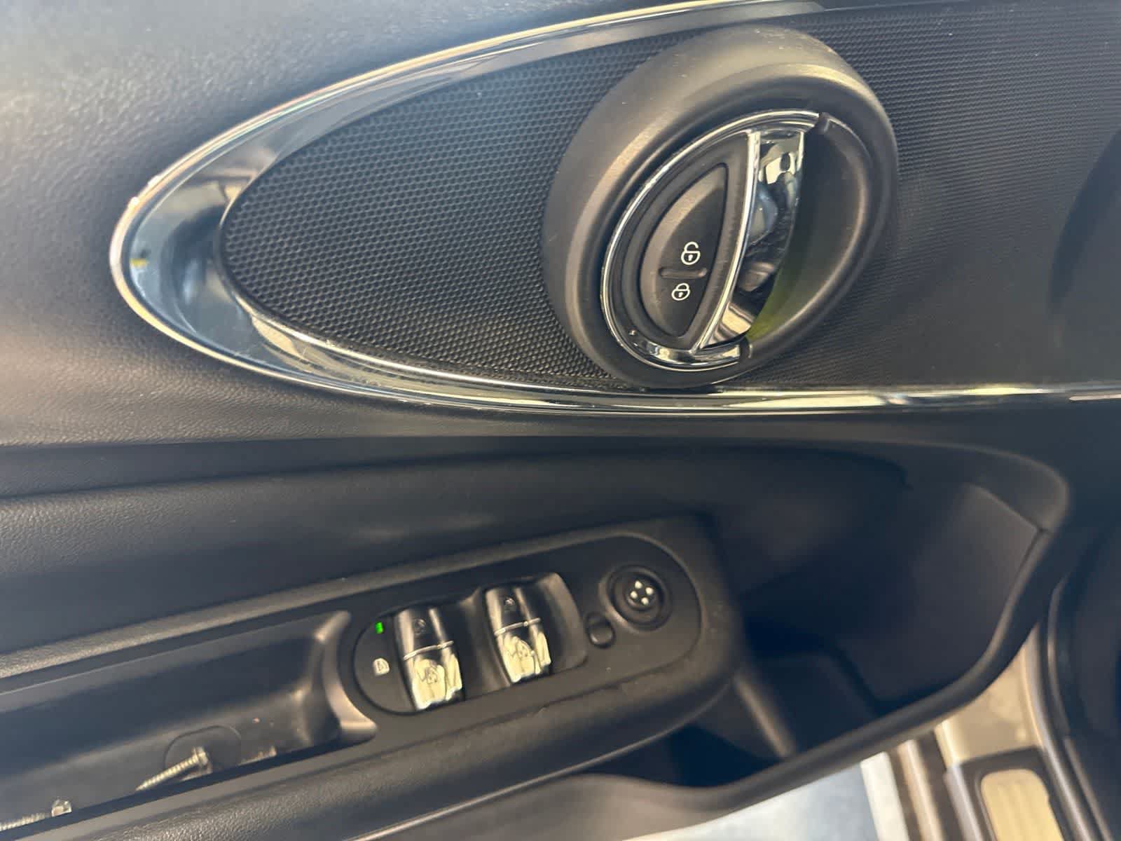 Used 2017 MINI Cooper Clubman FWD image 17