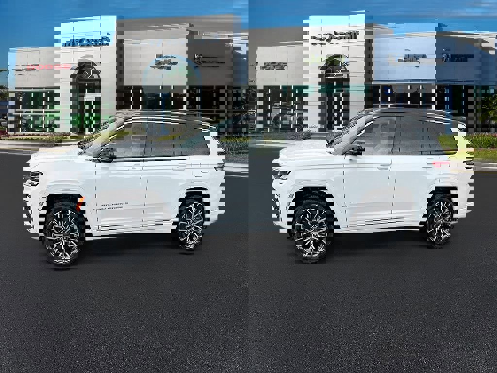 New 2026 Jeep Grand Cherokee L Summit image 4