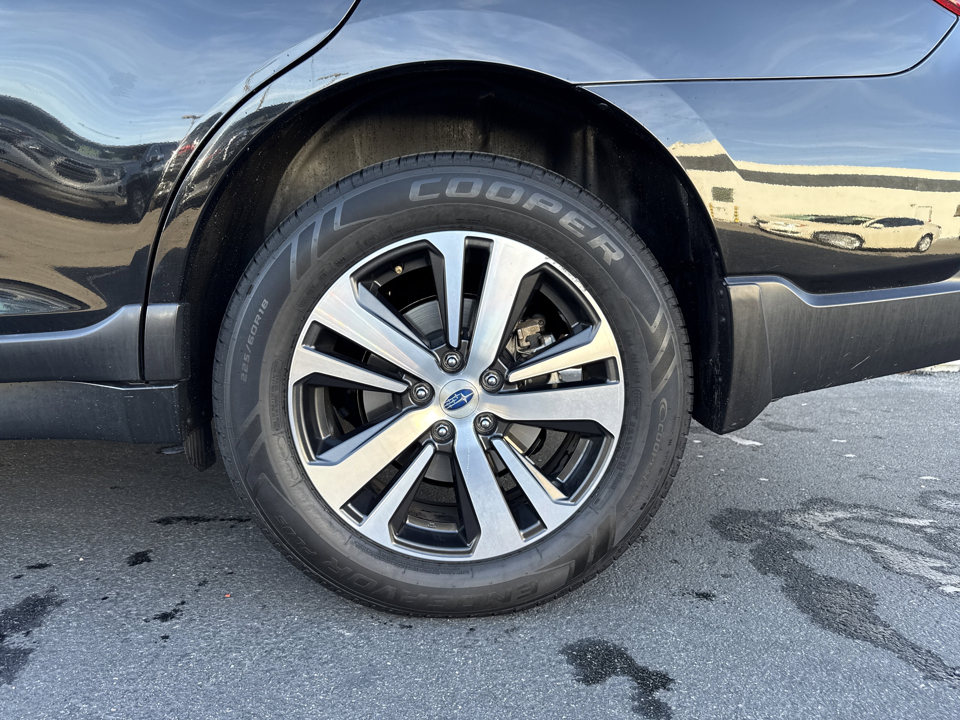 Used 2018 Subaru Outback 3.6R Limited image 3