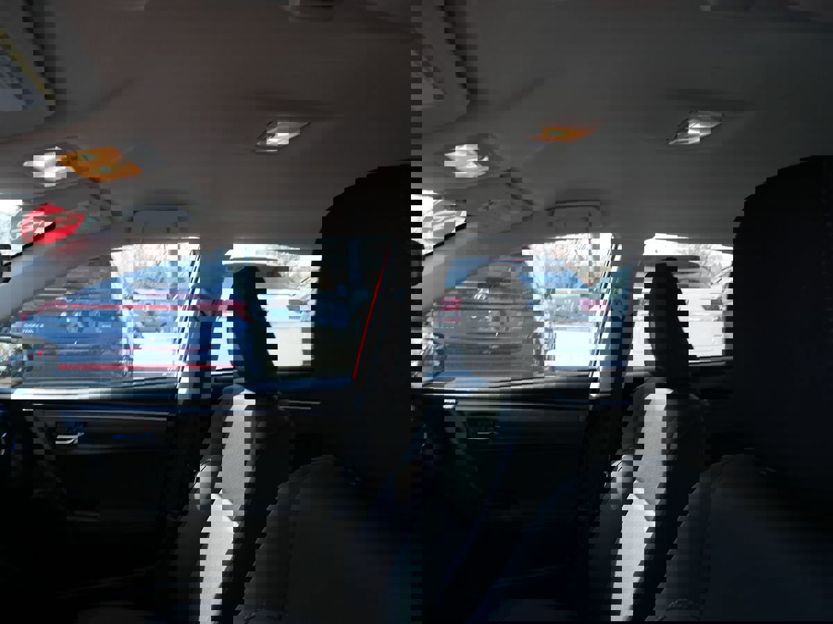 Used 2018 Toyota Corolla LE w/ Carpet Mat Package (TMS) image 11