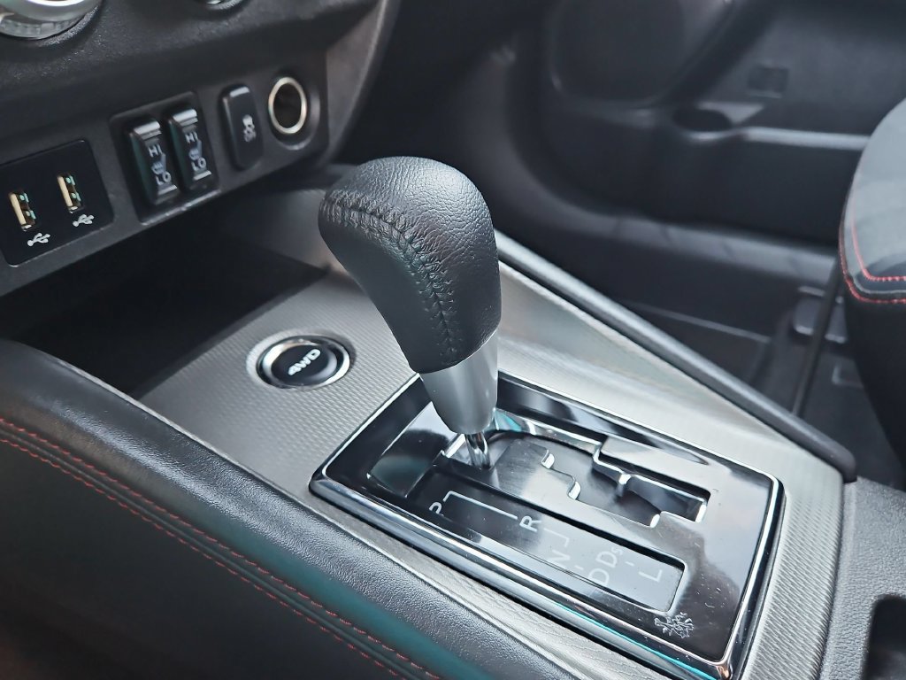 Used 2025 Mitsubishi Outlander Sport AWD image 20