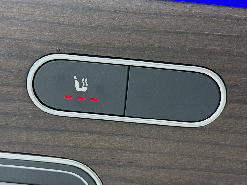 Used 2025 Mercedes-Benz GLB 250 4MATIC image 20