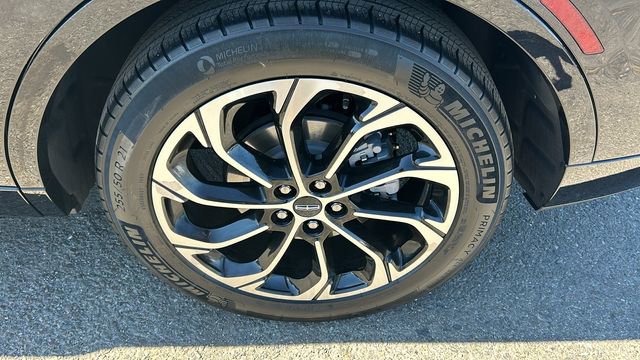 Used 2024 Lincoln Nautilus Reserve w/ Equipment Group 202A AWD/4WD image 6