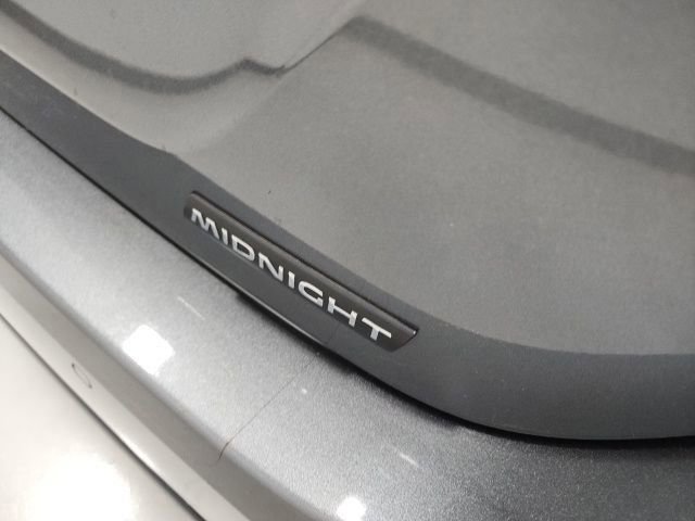 Used 2023 Nissan Sentra SR w/ Midnight Edition Package FWD image 9