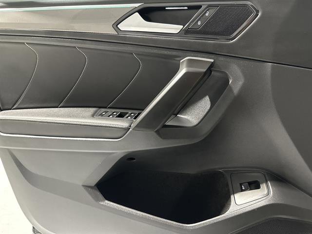 Certified 2024 Volkswagen Tiguan SE R-Line image 35