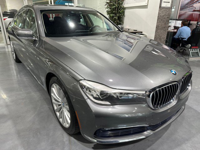 Used 2016 BMW 740i w/ Executive Package 2 RWD image 12