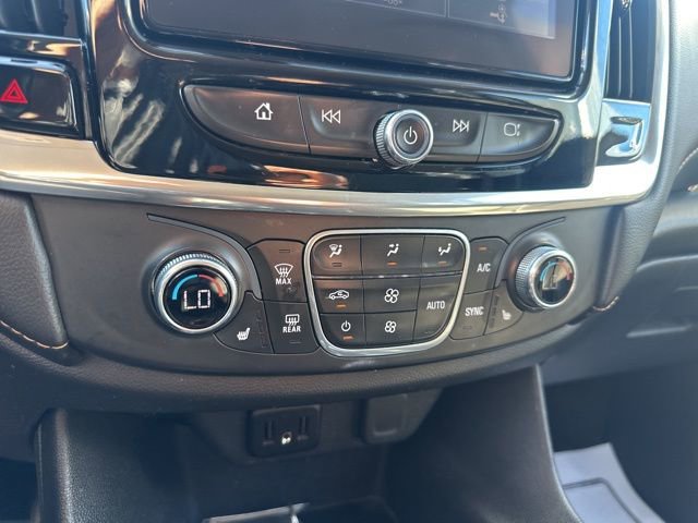 Used 2020 Chevrolet Traverse LT image 39