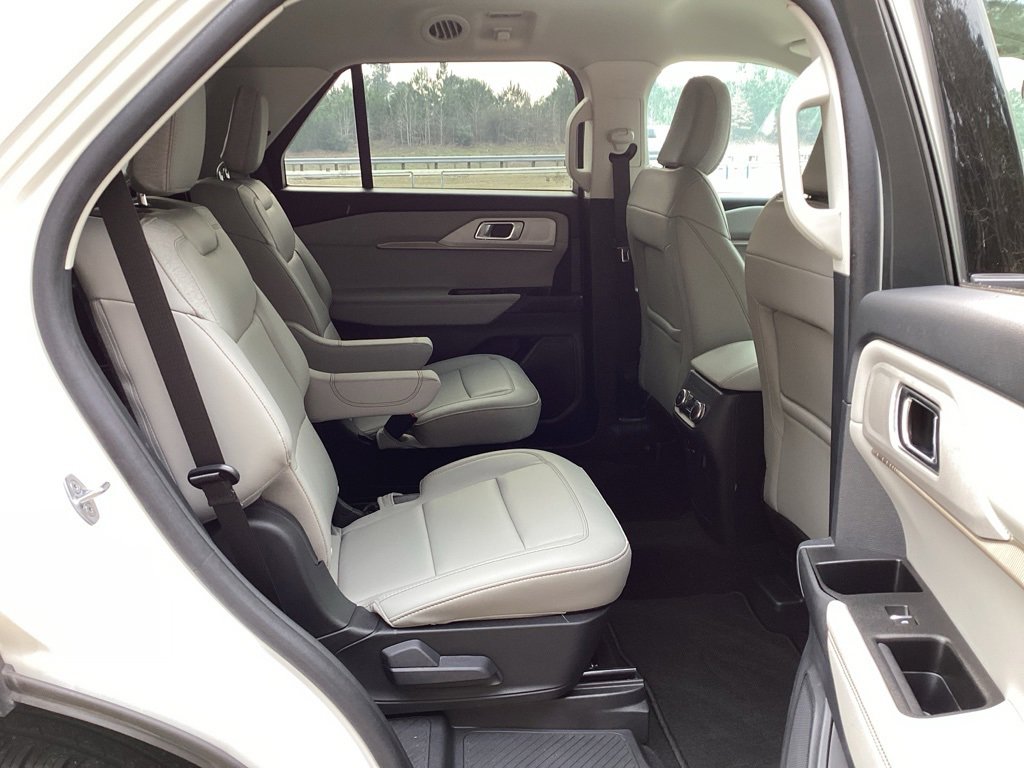 Used 2025 Ford Explorer Active w/ Active Comfort Package image 37