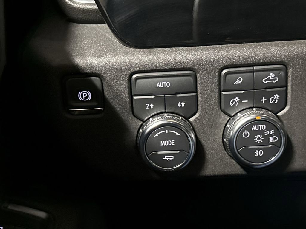 Used 2025 GMC Sierra 1500 SLT image 18