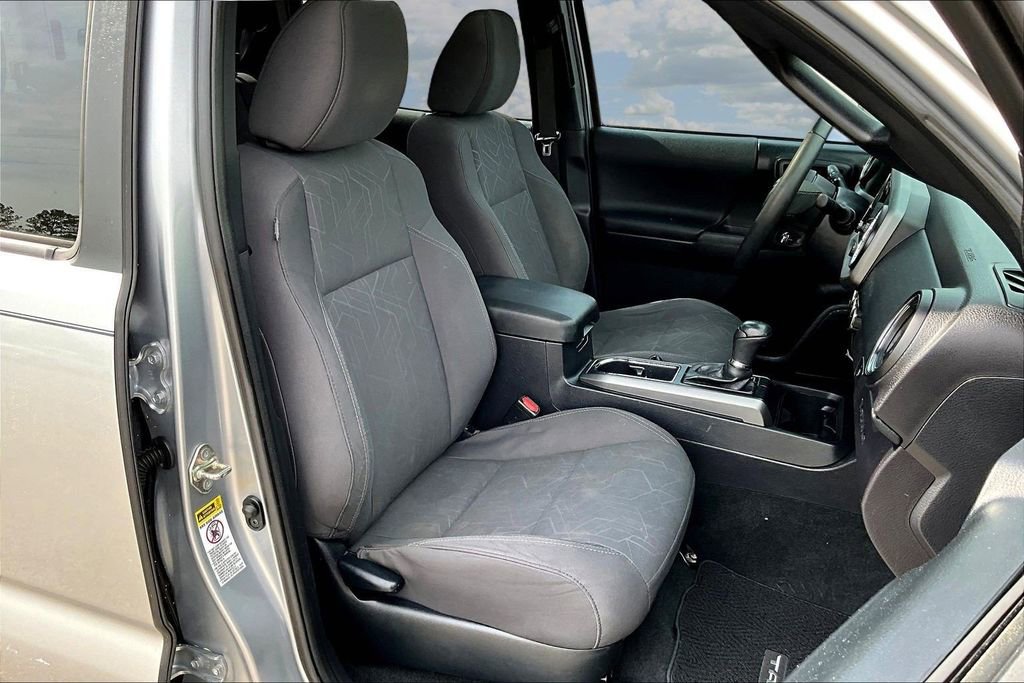 Used 2016 Toyota Tacoma TRD Sport image 30